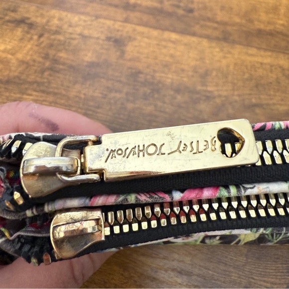 Betsey Johnson Double Pouch Wristlet Clutch Black Floral Print Purse Zip Around - Picture 3 of 8